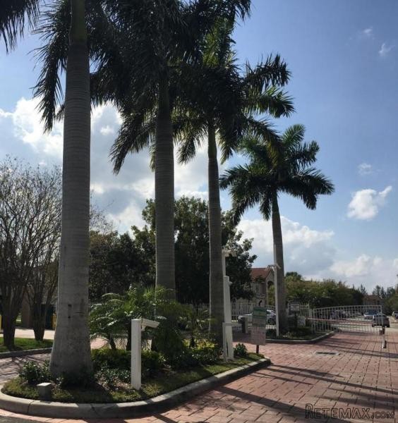 1165 Golden Lakes Blvd #1224, Royal.. - 2