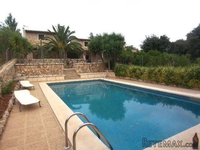 A fantastic rustic property in a rustic plot of 11.000 m2.. - 2