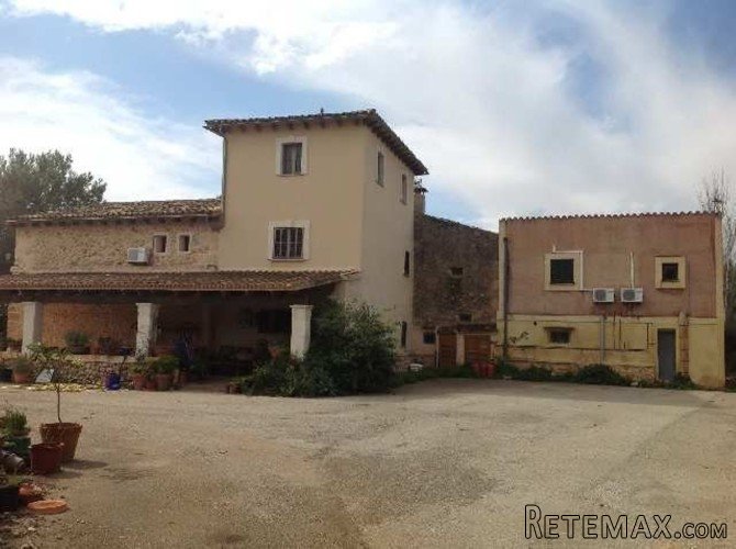 Magnificent manor house in Llubi. Located in a quiet area.. - 2