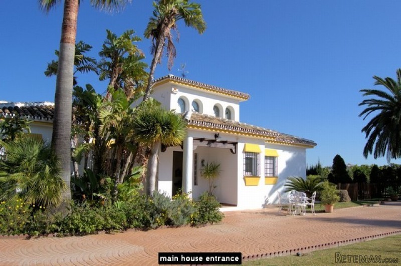 Villa for sale in Mijas Costa, Mijas..