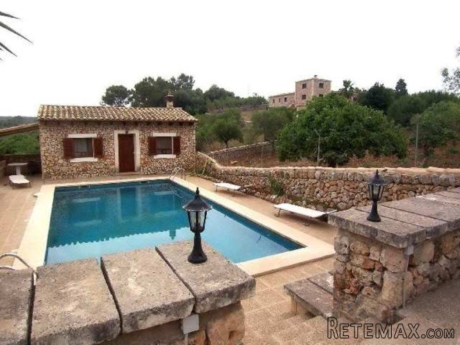 A fantastic rustic property in a rustic plot of 11.000 m2.. - 3