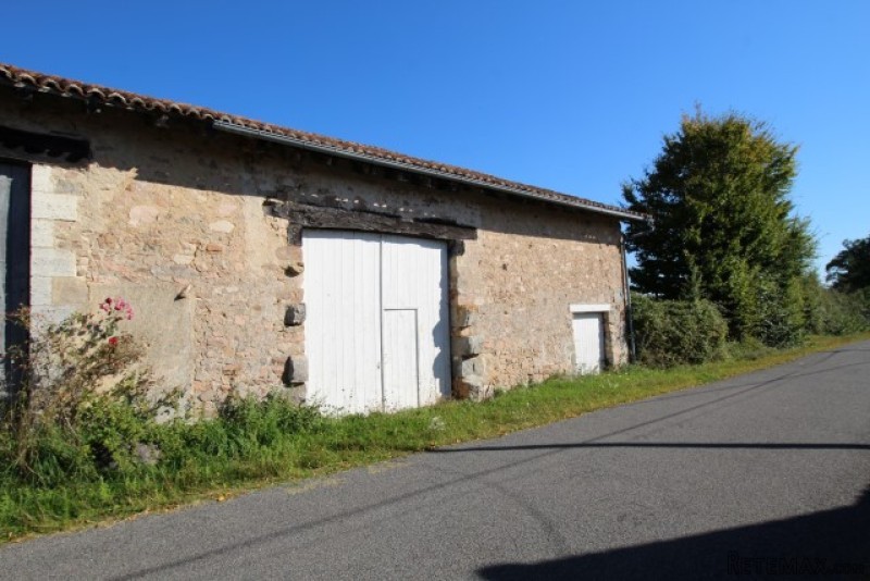 Barn To Renovate - 2