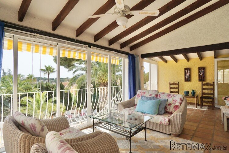 This beautifully maintained Mediterranean villa in.. - 3