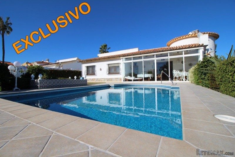 Chalet for Sale in Benajarafe 395.000..