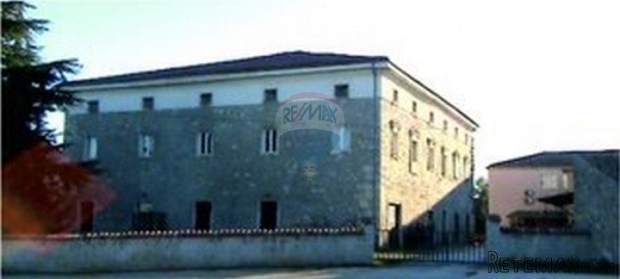 ISTRA, SAVIČENTA VELEBNA ZGRADA ZA UREĐENJE - 4