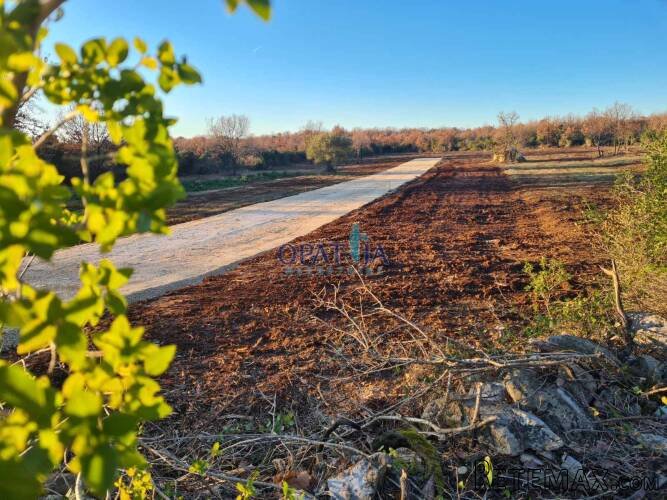 Vodnjan, Peroj zemljište 509 m2 700 m od mora