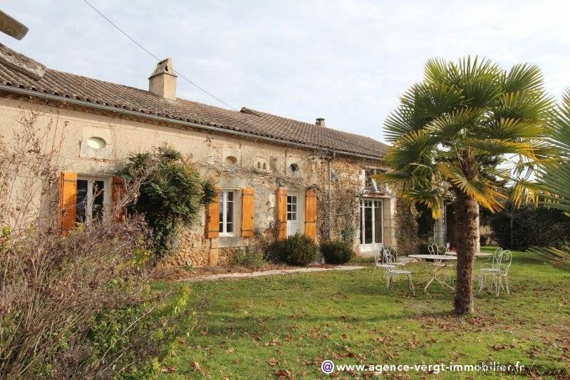Ref 30033 : Maison Sur Pres De 2..