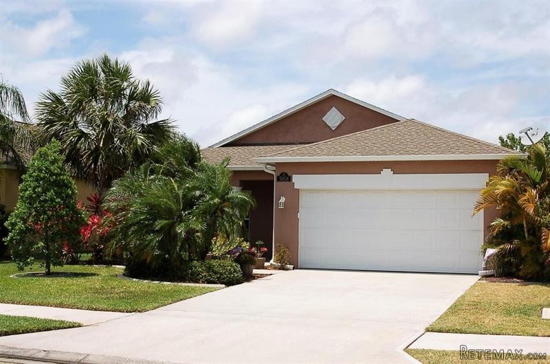 3 bedroom Detached House For Sale: 5858..
