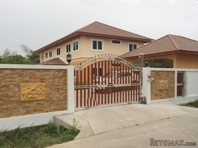 Near new, impressive 6 bedroom property.. - 2
