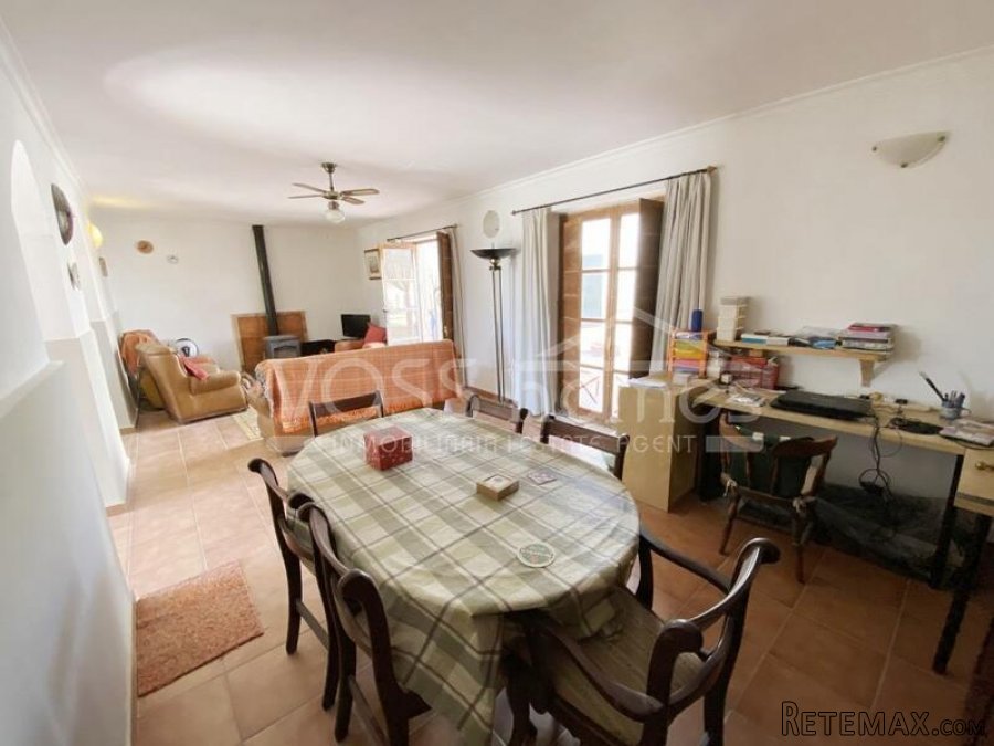 NEW & EXCLUSIVE TO VOSS HOMES - A large 174m2, deceptivey.. - 2
