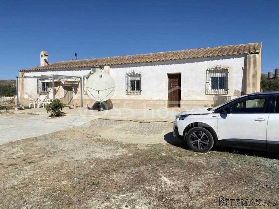 NEW & EXCLUSIVE TO VOSS HOMES - A large 174m2, deceptivey.. - 5