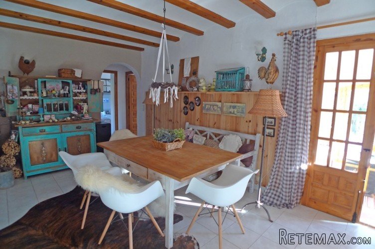 Detached, south facing villa all on one level, located on a.. - 6
