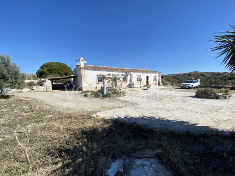 NEW & EXCLUSIVE TO VOSS HOMES - A large 174m2, deceptivey.. - 6