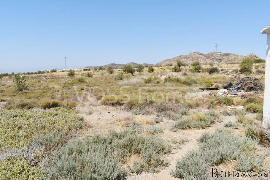 NEW LISTING - Habitable Country House to renovate of 248m2.. - 7