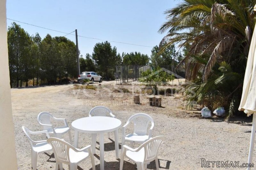 NEW LISTING - Habitable Country House to renovate of 248m2.. - 9