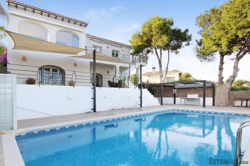 Spectacular villa in a good location in..