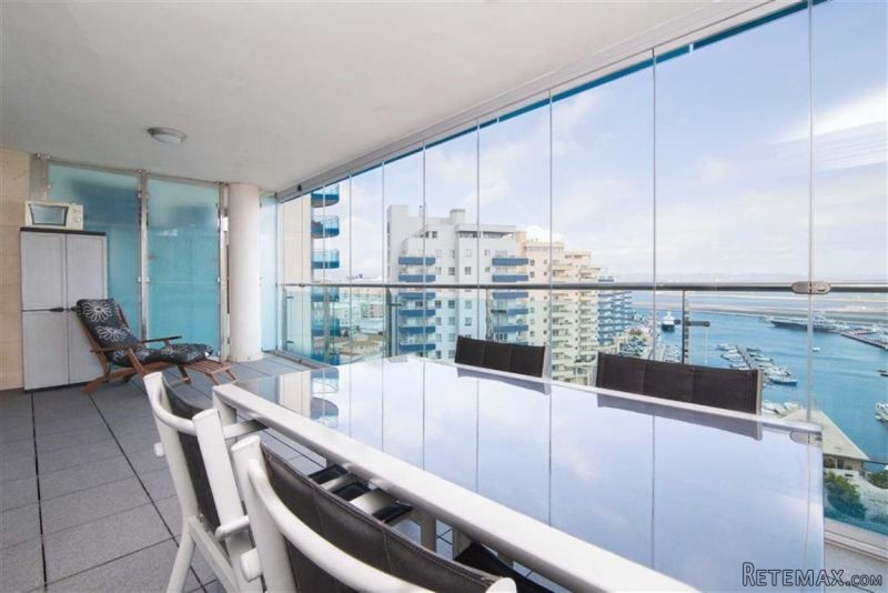 2 bed apartment in Ocean Village