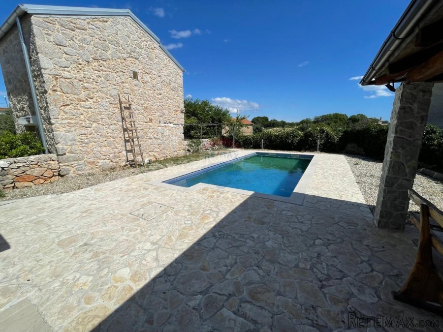 Krk, Gabonjin, autohtona kamena kuća s bazenom, 150 m2 - 10