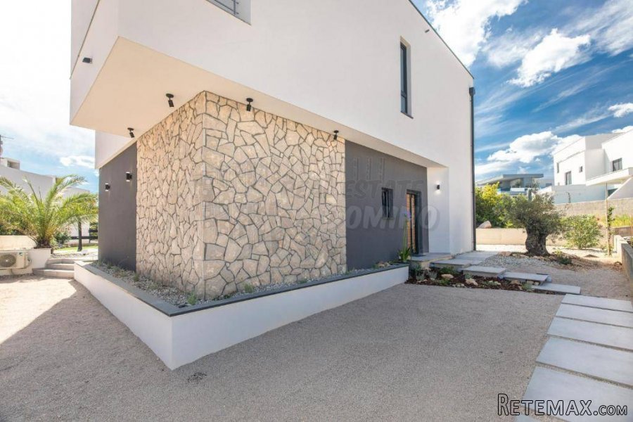 Prekrasna novoizgrađena vila u gradu Krku! - 11