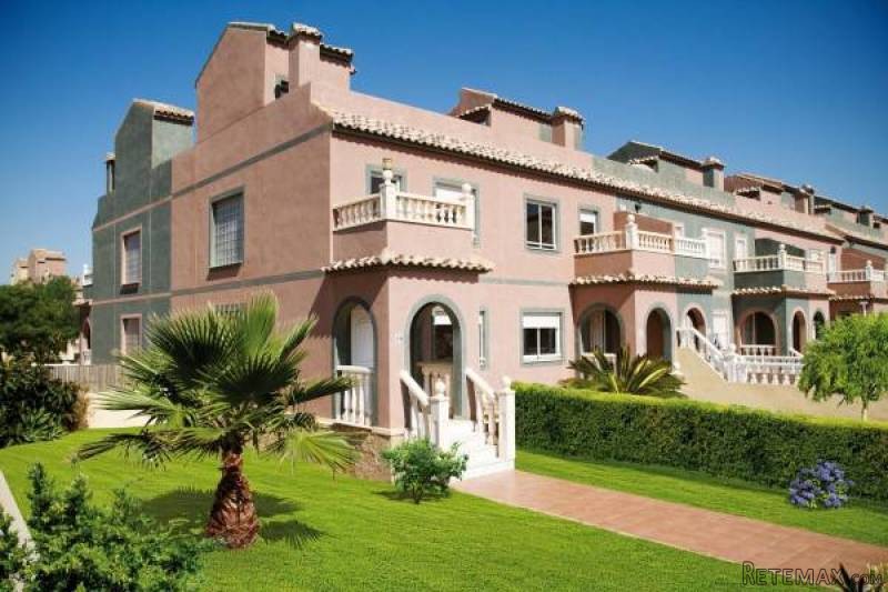 2 Bedroom 2 Bathroom Townhouse In..