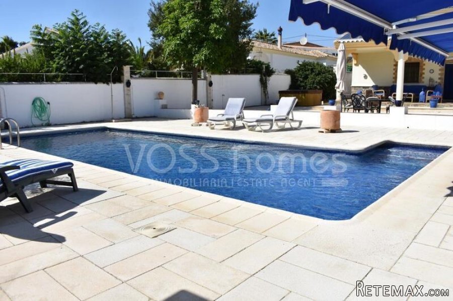A truly impressive property with a 3 bed, 2 bath villa of.. - 4
