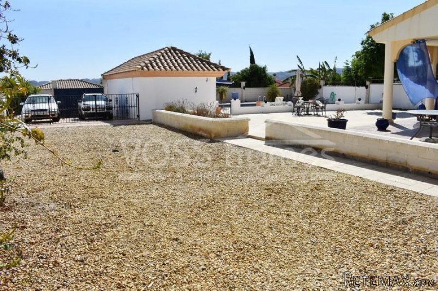 A truly impressive property with a 3 bed, 2 bath villa of.. - 5