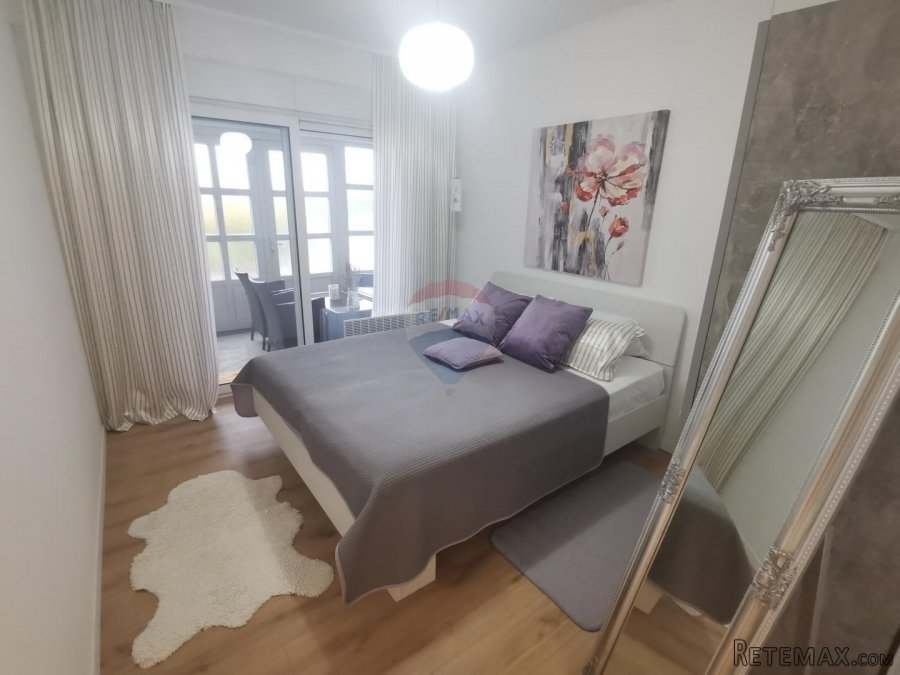 KASTAV - samostojeća kuća s bazenom, 4 stambene jedinice - 5