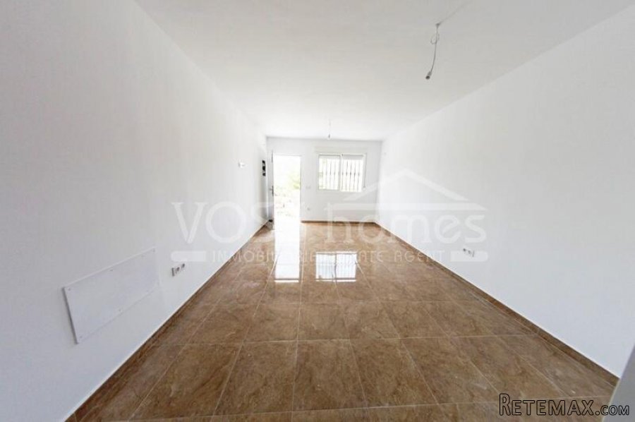 NEW LISTING TO VOSS HOMES - A semi detached 3 bed, 3 bath.. - 5