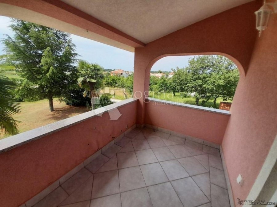 POREČ- Samostojeća kuća sa velikom okućnicom- PRILIKA! - 5