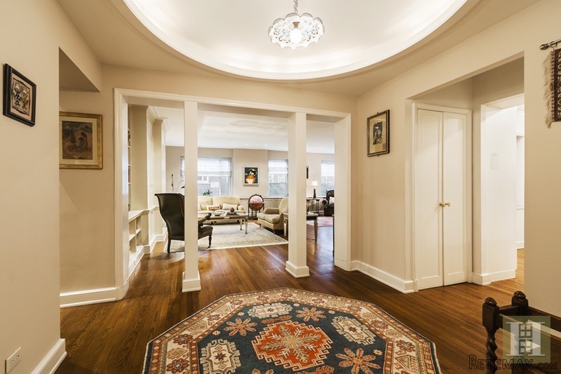 3 bedroom Apartment For Sale: 515 EAST..