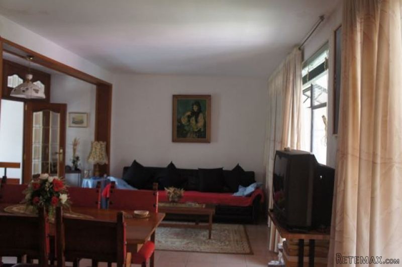 3 Bedrooms Apartment For Sale - 2