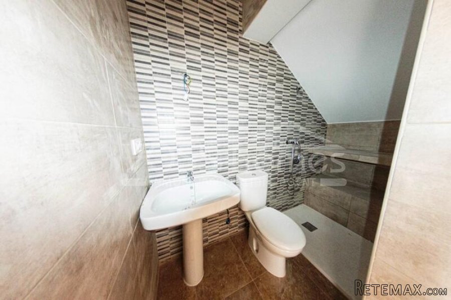 NEW LISTING TO VOSS HOMES - A semi detached 3 bed, 3 bath.. - 7