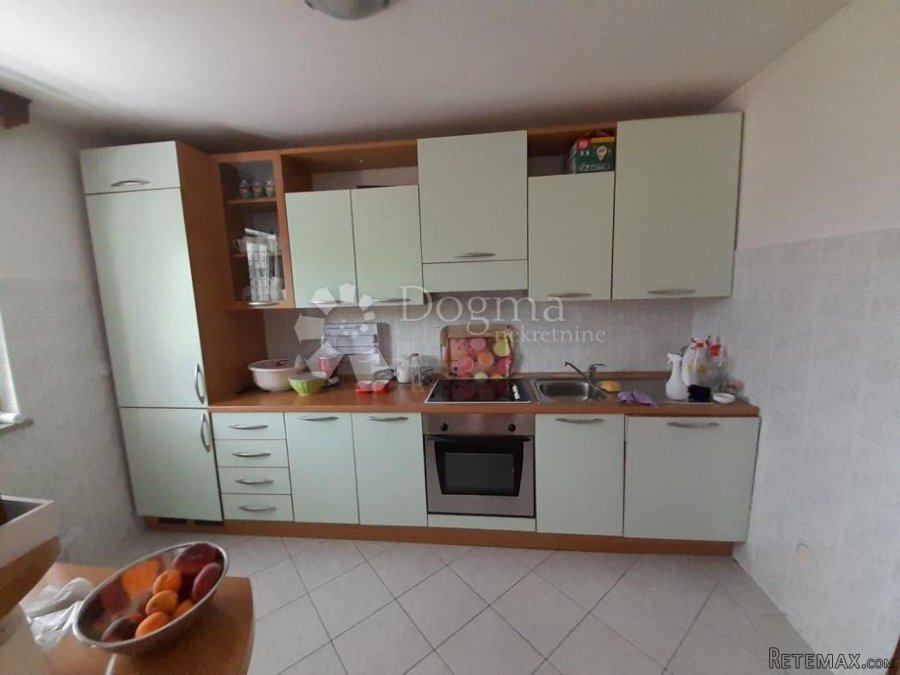 POREČ- Samostojeća kuća sa velikom okućnicom- PRILIKA! - 7