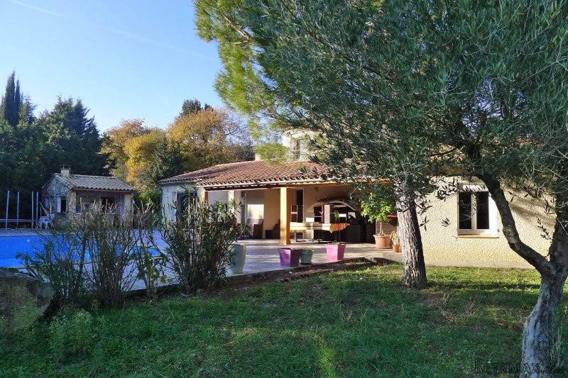 Single Storey Villa With Swimming Pool