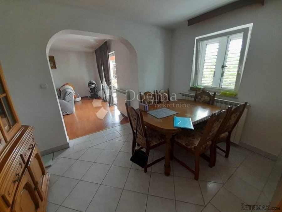 POREČ- Samostojeća kuća sa velikom okućnicom- PRILIKA! - 10