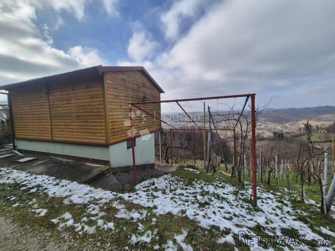 Šarmantna vikendica sa voćnjakom i vinogradom na brijegu okr - 2