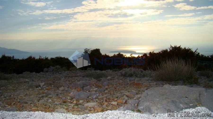Cres, Grmov zemljište 9750 m2 - 2