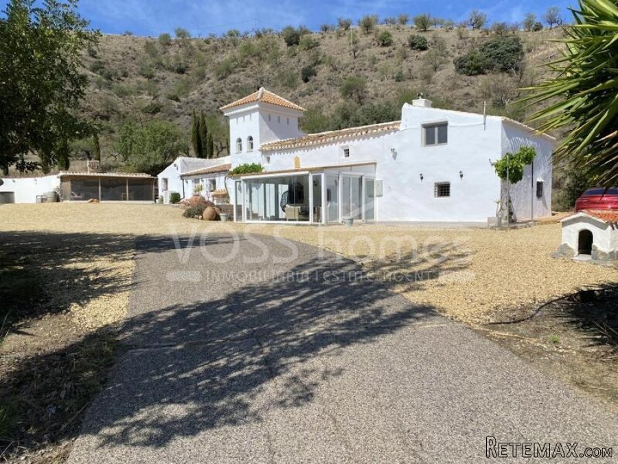 NEW & EXCLUSIVE TO VOSS HOMES. A stunningly beautiful.. - 3