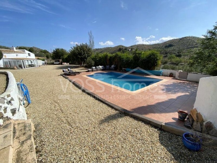 NEW & EXCLUSIVE TO VOSS HOMES. A stunningly beautiful.. - 6