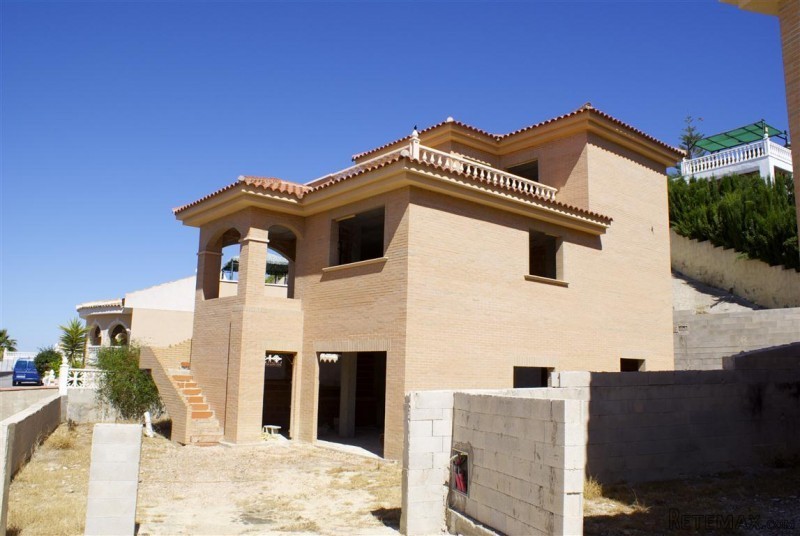 4 Bedroom 4 Bathroom Villa In Ciudad.. - 2