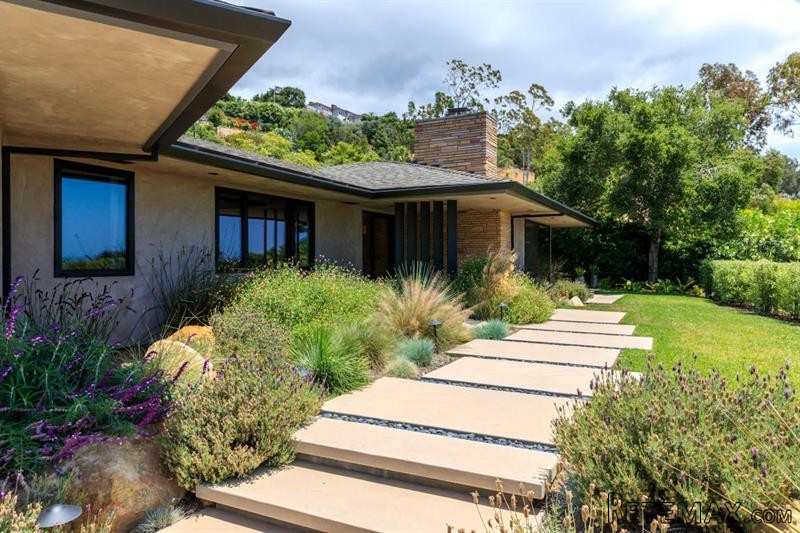 4 bedroom House For Sale: 1830 Mission..