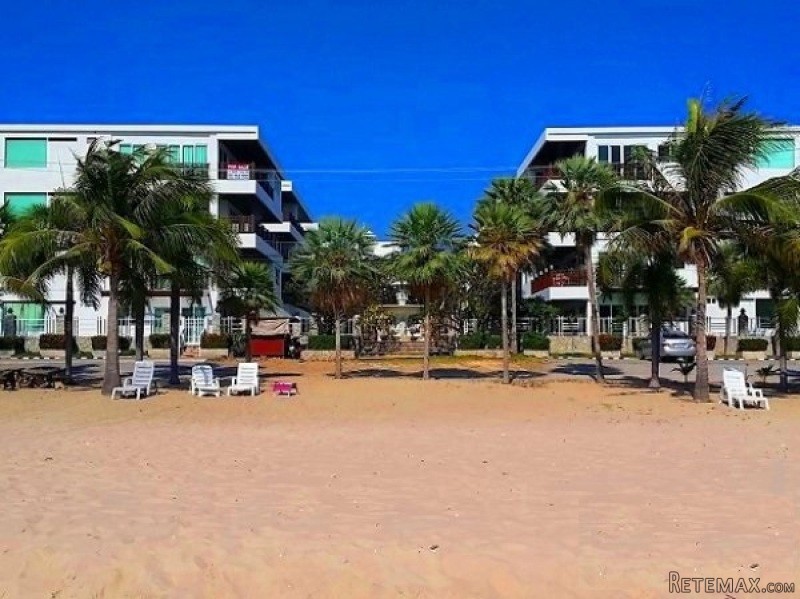 2 Bed Beachfront Condo At Beach Palace..
