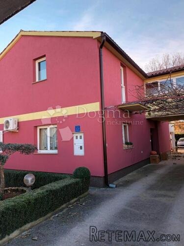 Šišan, samostojeća kuća sa 3 stana - 2