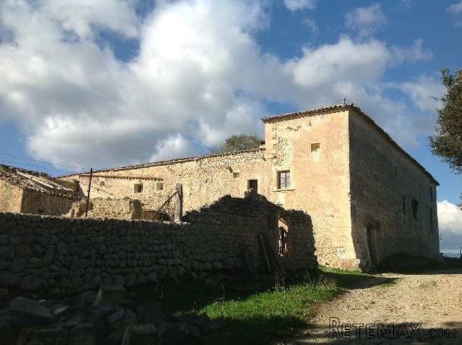 One of the most ancient possessions of Mallorca is located.. - 2