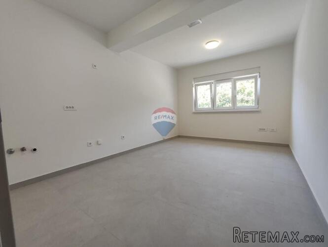 Rijeka, Škurinje, poslovni uredski prostor od 150m2 - 2