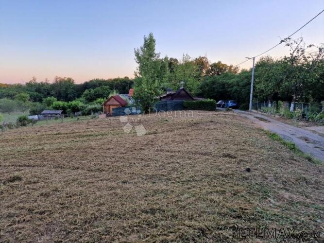 Građevinsko zemljište 1.880 m² – Martin Breg - 3