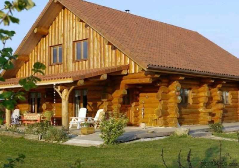 Unique Log Cabin, Great Location