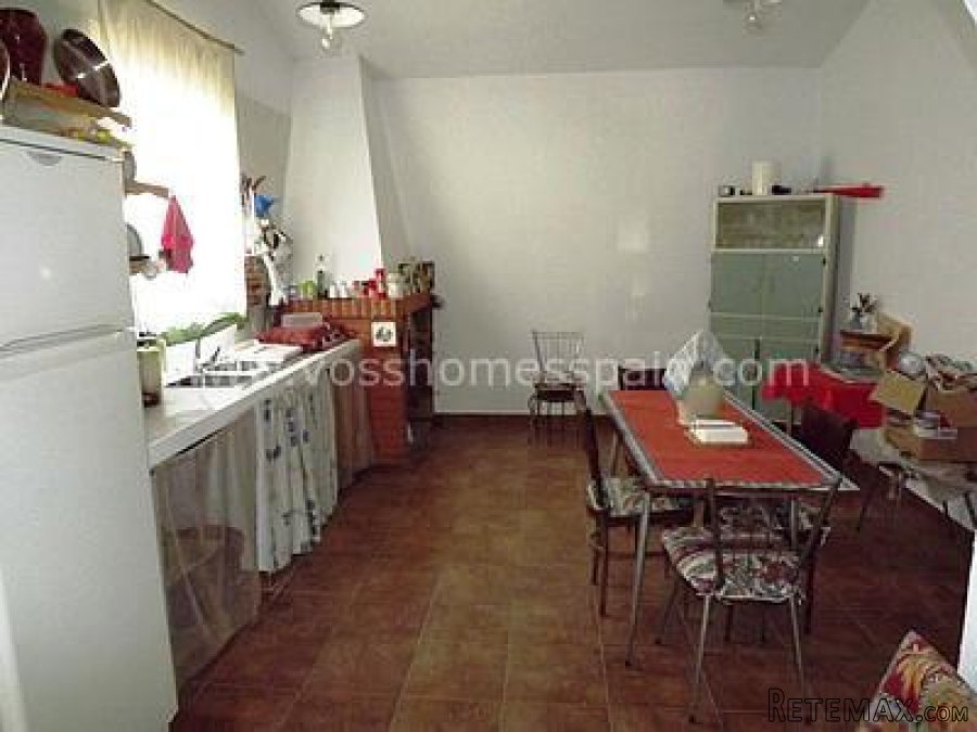 A 1 bed, 1 bath single storey, ( possibility to knock.. - 4