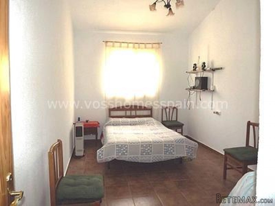 A 1 bed, 1 bath single storey, ( possibility to knock.. - 5