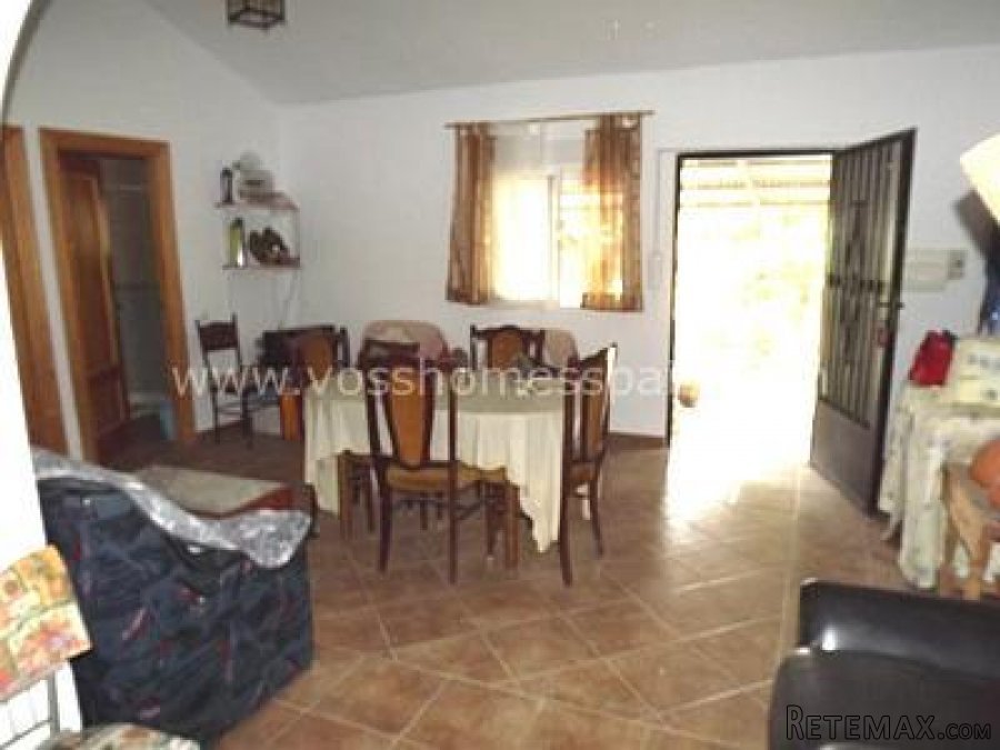 A 1 bed, 1 bath single storey, ( possibility to knock.. - 6